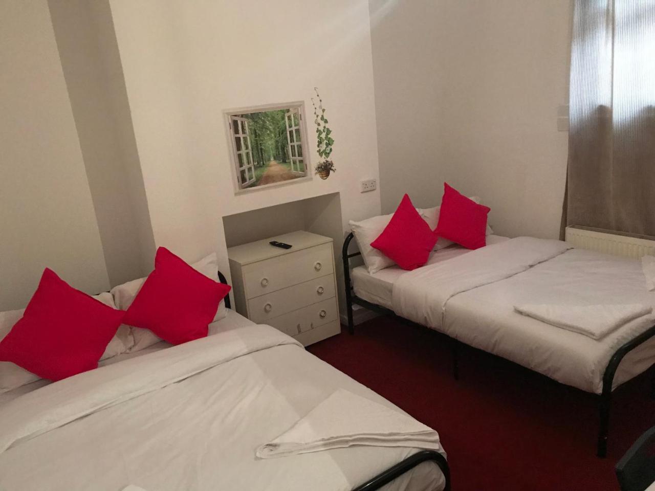 Poplar Guest House London Exterior photo